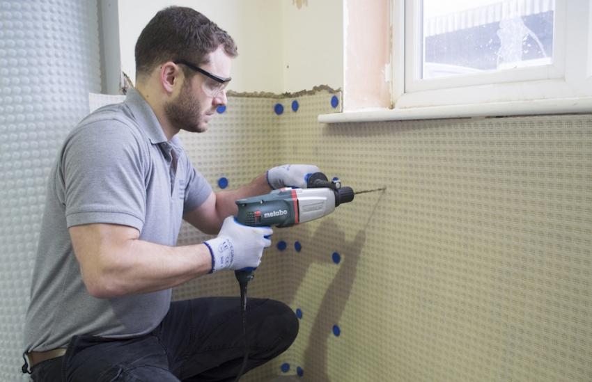 Damp proof treatment for walls